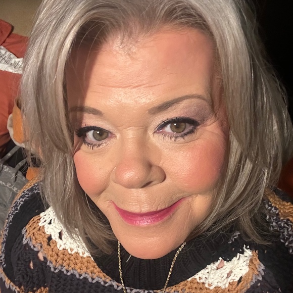 Meet your Posher, Carrie - Picture 1 of 1